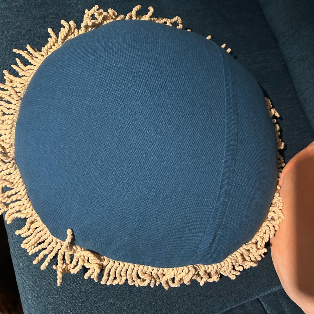 Sage x Clare pillow - Picture 2 of 2